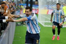 El capitán rompió el récord de Miroslav Klose en otro partido histórico Lionel Messi: un crack épico, un tipo feliz / Por Cristian Dellocchio