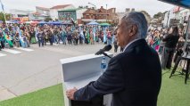 Juan llamó a defender la soberanía y la unidad durante el homenaje a San Martín en Mar de Ajó